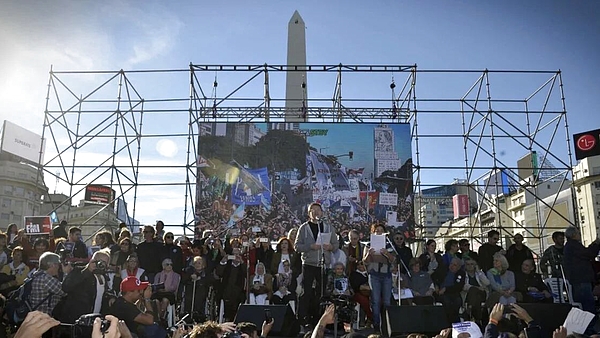 Los famosos que asistieron a la marcha contra el FMI en el Obelisco