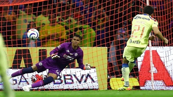 ¿Era penal a favor del América? Esto dicen algunos ex árbitros sobre la final vs Cruz Azul