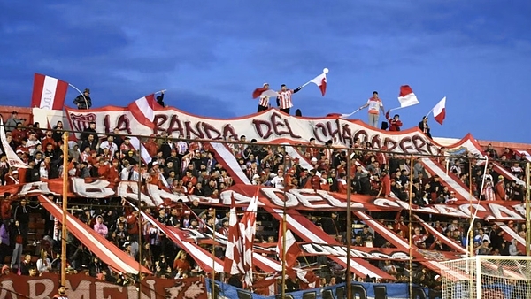 Video: la barra de San Martín de Mendoza apretó al plantel y robó en el club