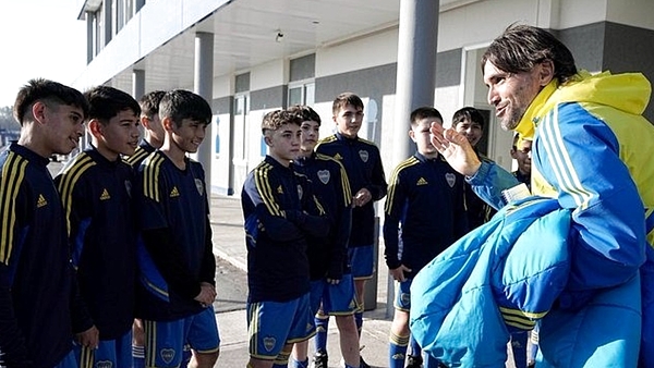 La charla motivacional de Diego Martínez con los pibes de Novena de Boca