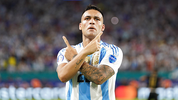 Los mejores de la fase de grupos: Lautaro, Uruguay, James y el arco invicto de Dibu