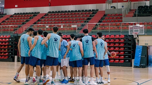 Con un invitado de lujo, Argentina ya se entrena en España