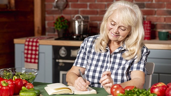 Los 4 alimentos llenos de magnesio que conviene sumar a tus comidas diarias después de los 50 años