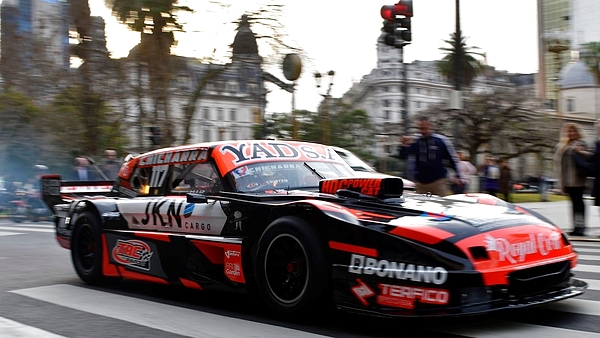 Video: el TC aceleró en las calles de Buenos Aires