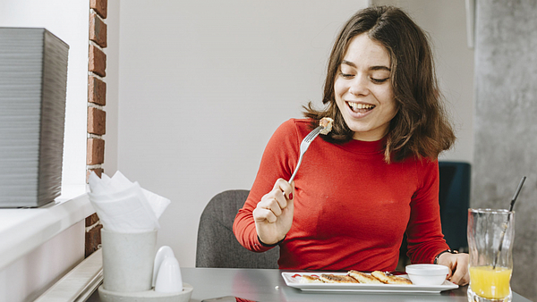 El desayuno saludable, rico en proteínas y minerales que se prepara sin usar el horno ni una hornalla