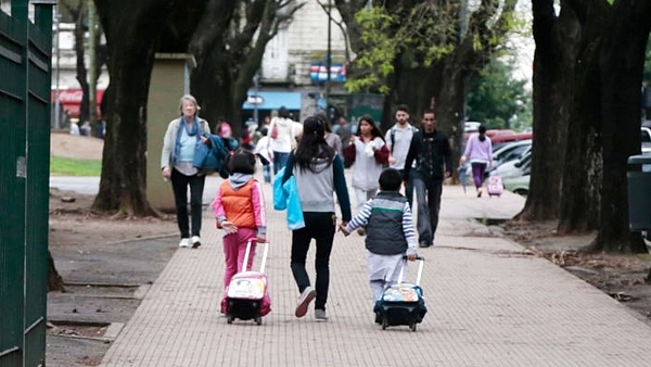 La canasta de crianza volvió a subir por encima de la inflación: cuánto costó tener hijo en julio, según el INDEC