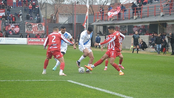 Tras la sorpresa en Copa Argentina, Talleres de Escalada empató y sigue en descenso