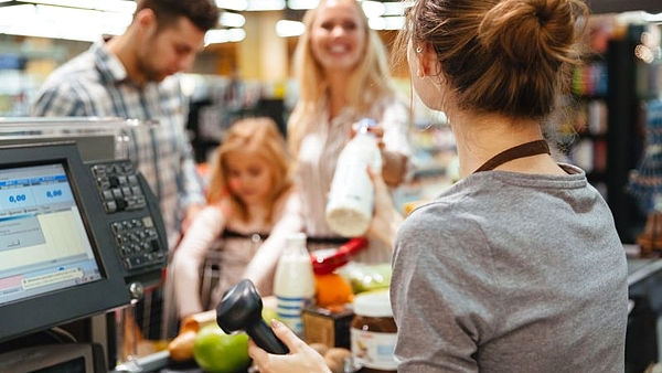 Más supermercados mayoristas ya aceptan dólares: a cuánto lo paga cada uno