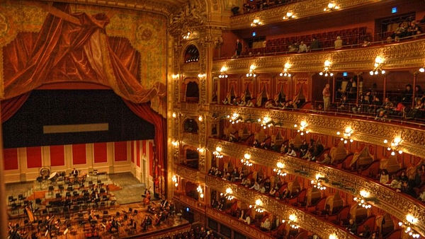 Debut de Alexandra Dovgan en el Teatro Colón: la joven prodigio conquista Buenos Aires