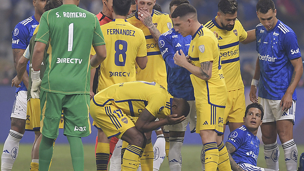 Los audios del VAR de Cruzeiro-Boca: la roja a Advíncula y la polémica en el 2-0