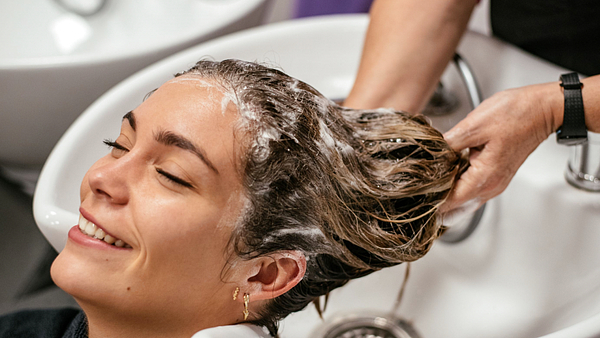 ¿Cada cuánto hay que lavarse el pelo? Un estudio explica cuál es la frecuencia ideal para limpiarlo con shampoo