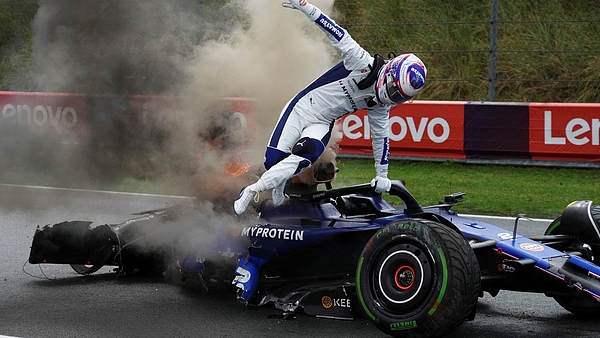 El escalofriante accidente de Sargeant en la F1: auto destrozado y mucho fuego