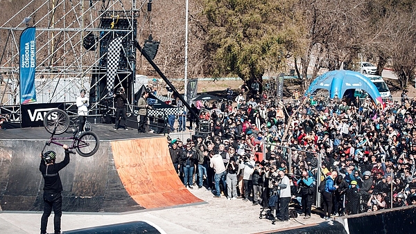 Fotos: la impresionante bicicleteada del Maligno Torres en Córdoba