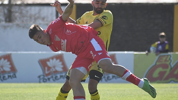 Los Andes no levanta y Armenio se acercó a la cima