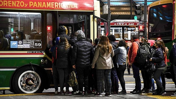 Paro de colectivos en el AMBA: las empresas reducirán las frecuencias, ¿desde qué día se activa la medida?