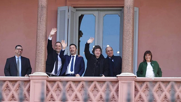 Sospechas y reuniones blue en Casa Rosada: el miedo a un 