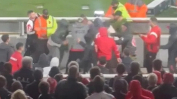 Video: la pelea en la tribuna de Independiente, en el 0-0 ante River