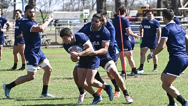 Tomás Cubelli volvió a Los Pumas, duró un entrenamiento y se quedó fuera otra vez