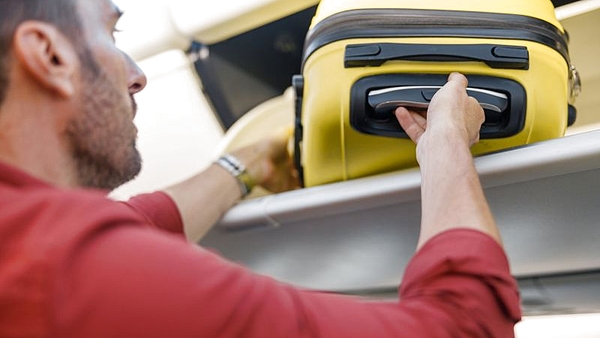 Adiós al equipaje de mano: las aerolíneas restringirán su uso a partir de ahora