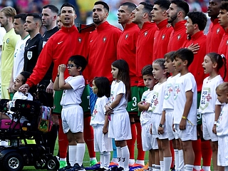 El gran gesto de Cristiano Ronaldo en el día que desplazó a un histórico arquero brasileño de un importante ranking